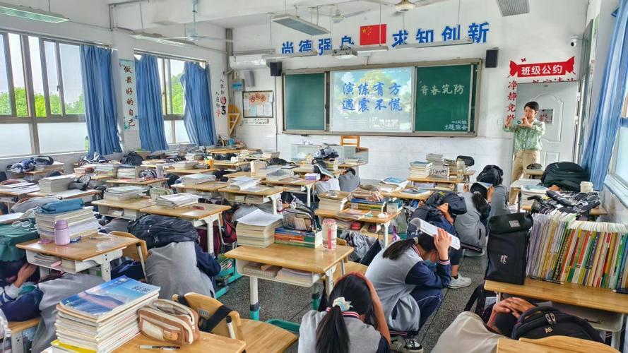 什么样的家庭教育，才配得上孩子的未来很多家长陷入一个误区：觉得给孩子报最贵的补