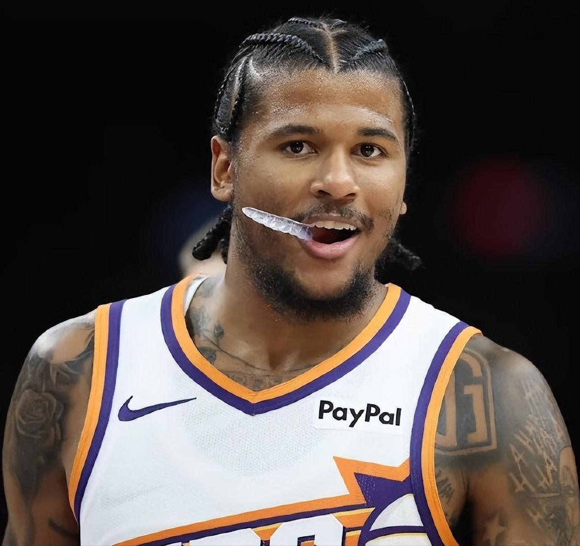 杰伦格林右腿筋拉伤，将缺席4-6周！杰伦格林此前就因为腿筋拉伤一直休养，上一