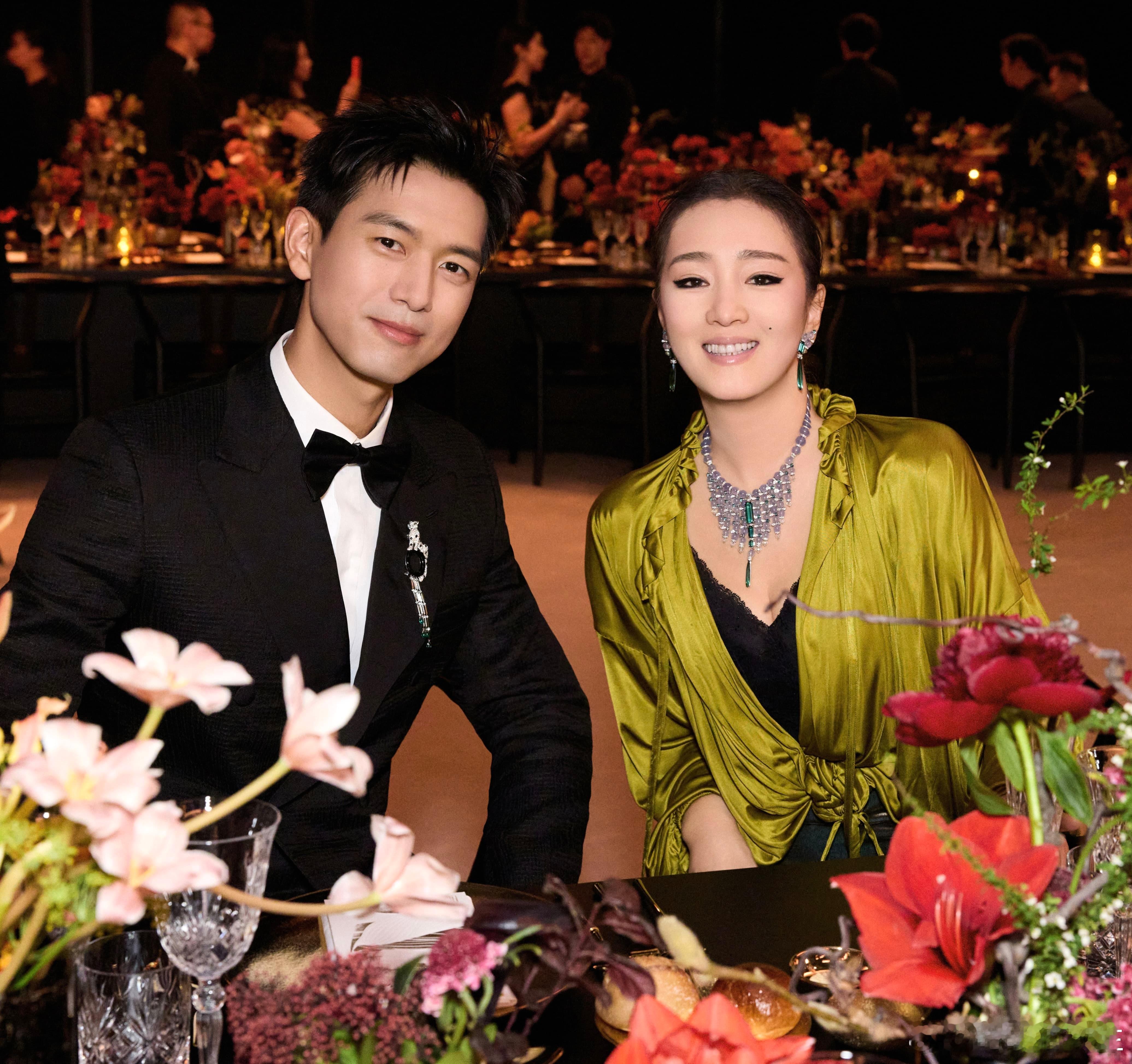 巩俐大花气场巩俐那英宋佳3位女王同台还得是巩俐啊这一晚的卡地亚晚宴，巩俐与宋佳、