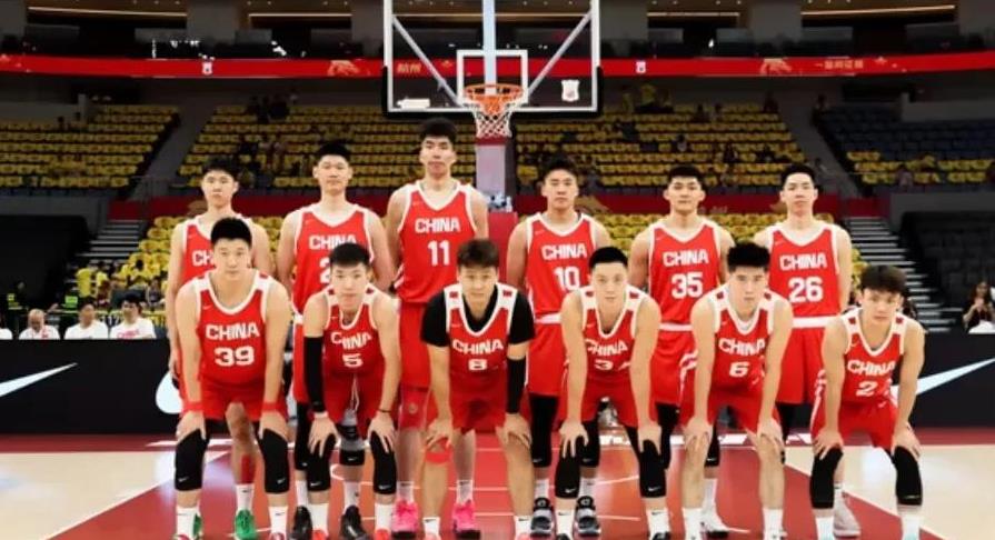张宁，徐杰被淘汰，郭士强指导的选人标准看不懂！近期，FIBA官方公布了出战男篮