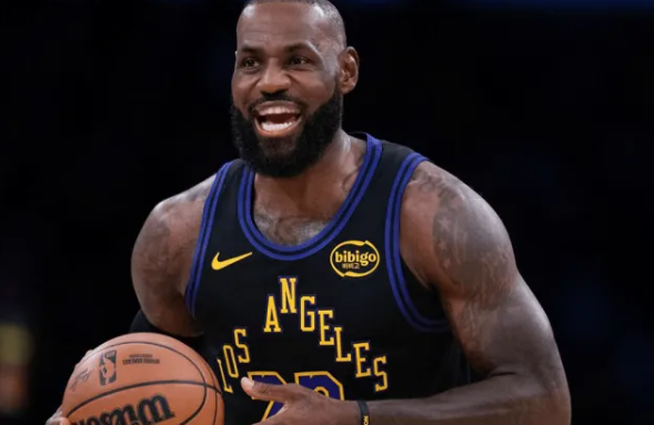 NBA常规赛，湖人140-125战胜爵士。本场比赛，勒布朗-詹姆斯出战30分钟