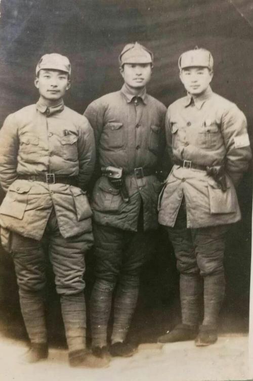 在华中军区，除了“粟裕让军区司令”，还有一个“张爱萍让纵队司令”的故事，同样是高
