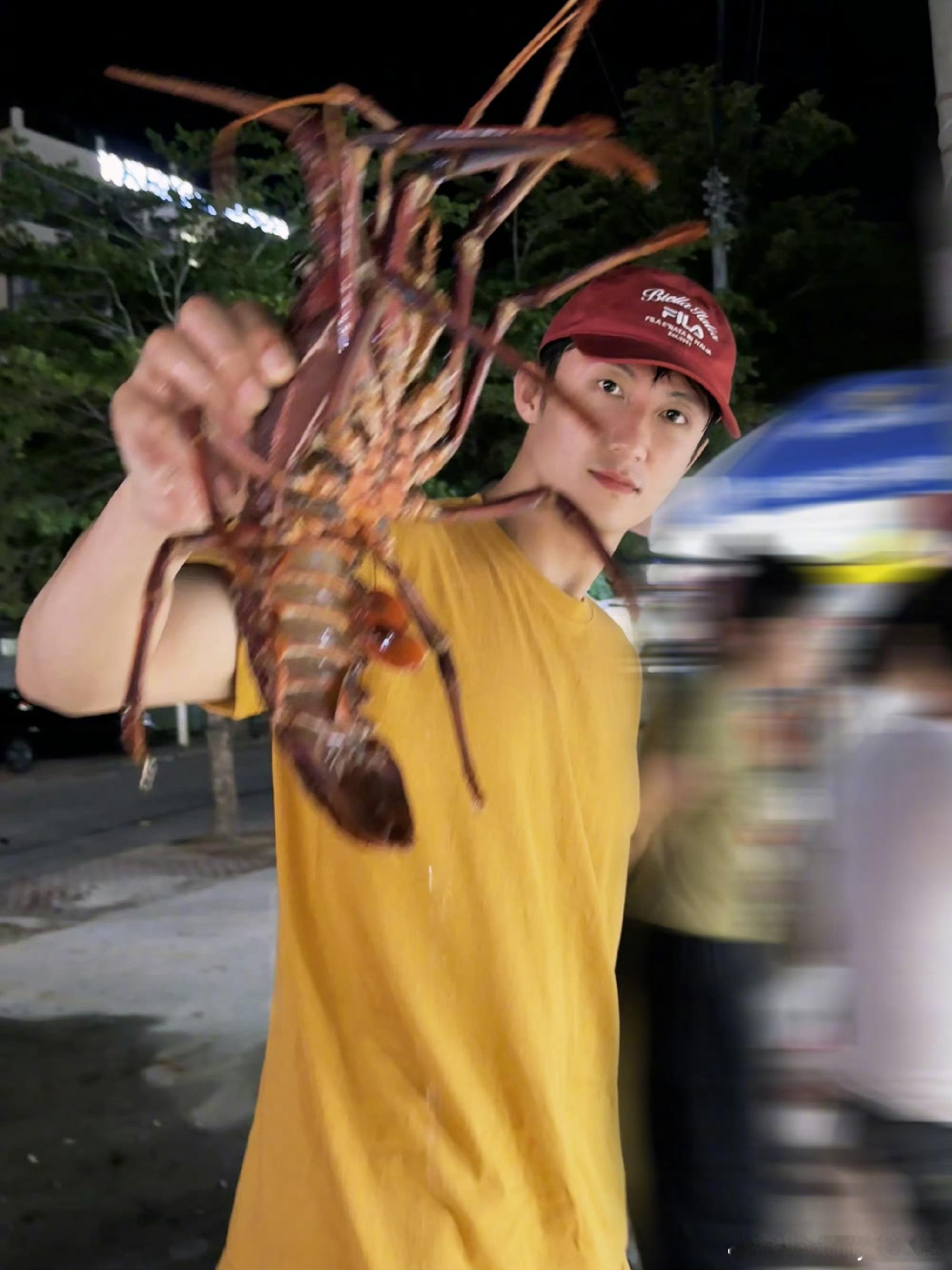 黄景瑜祝中秋快乐黄景瑜中秋节营业黄景瑜中秋节营业，祝中秋快乐，正能量​​​