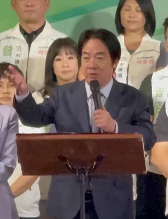 “台独”分子赖清德发表声明，8月5日，台湾地区民进党中常会中，赖清德致词时激动