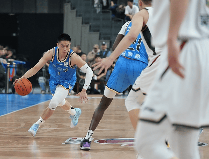 北青: 杨鸣连续吃到两次技犯被驱逐, 这成为了比赛的分水岭