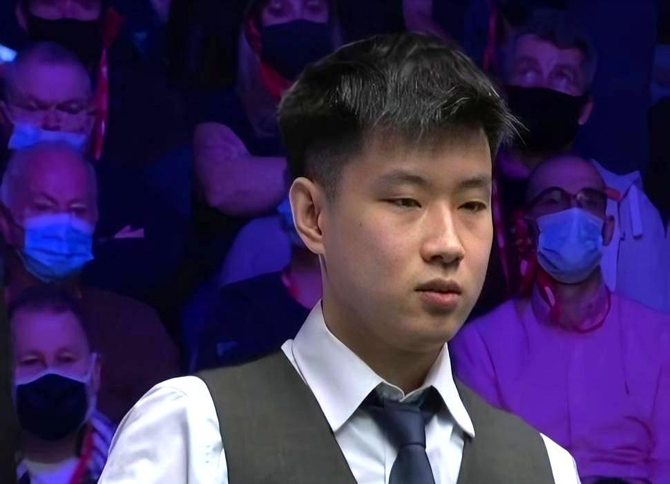 丁俊晖正站在职业生涯最险的悬崖边。玉山公开赛还没开杆，他的世界前16宝座就已经摇