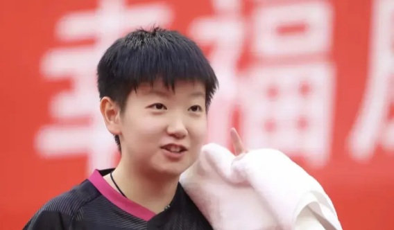网友问刘丁硕:“孙颖莎的身高有多高？”刘丁硕说:“这个你不应该问我，我真不知道，