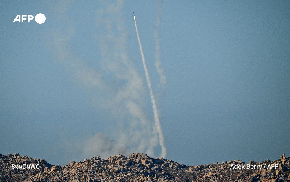 “法新社”在福建平潭拍摄的我军191远箱火发射火箭弹的画面！话说“法新社”这个是