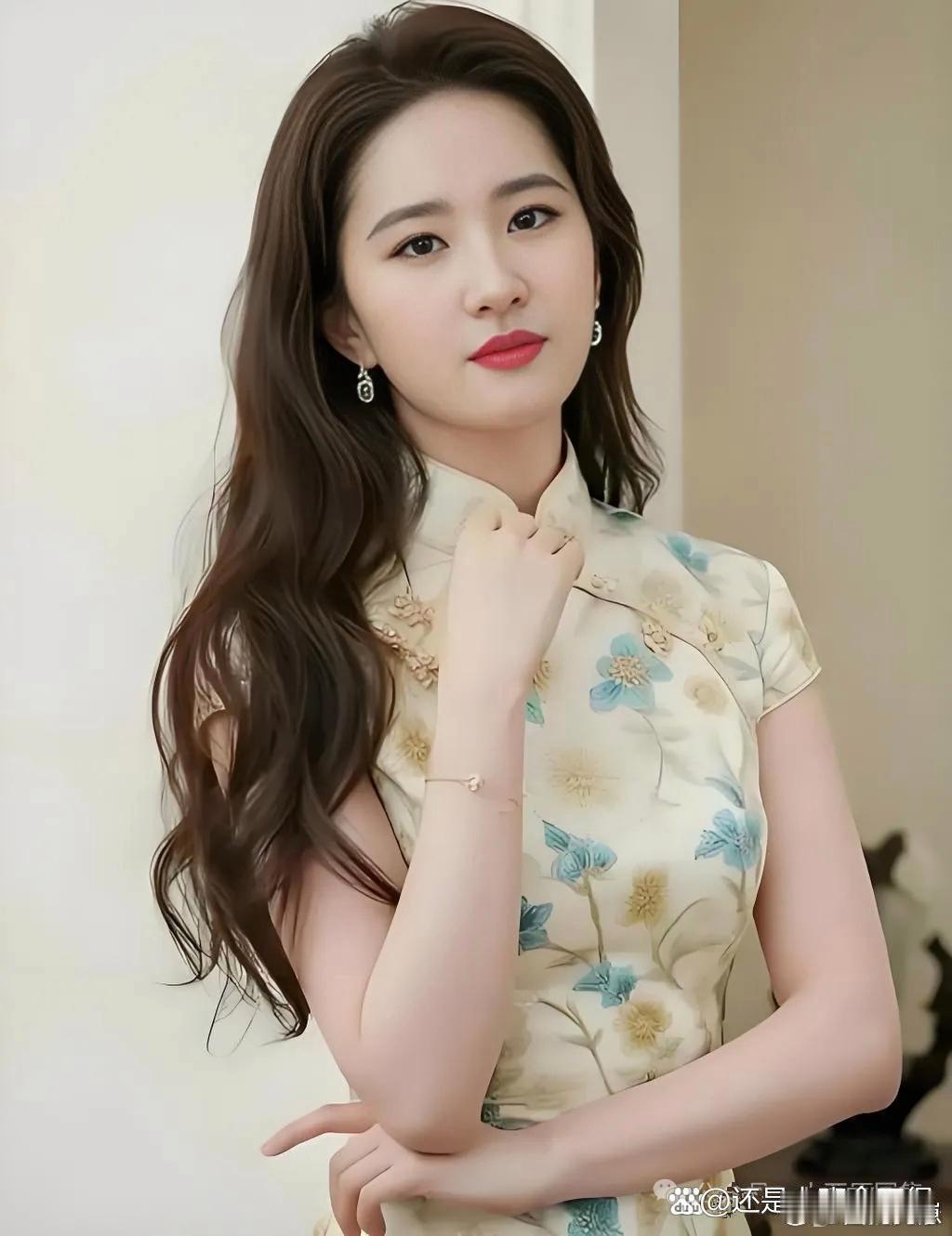 刘亦菲印花旗袍写真太绝，温婉气质拉满，尽显东方风情！