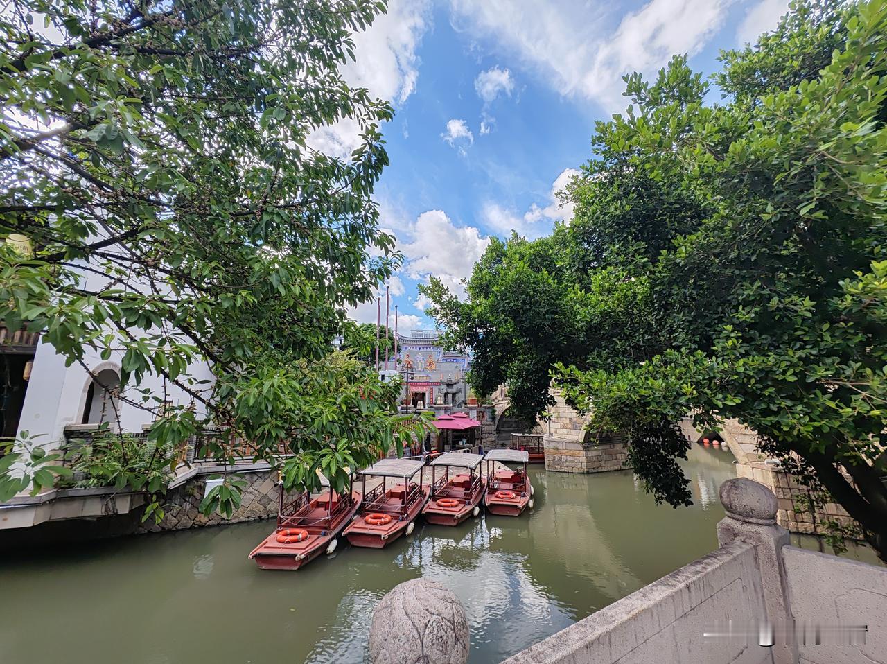 别再吐槽年轻人恐婚恐育成风气了！这哪是矫情，分明是被高房价、育儿成本、996压得