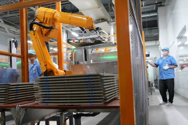 四中全会后, 广东明确一项重要任务