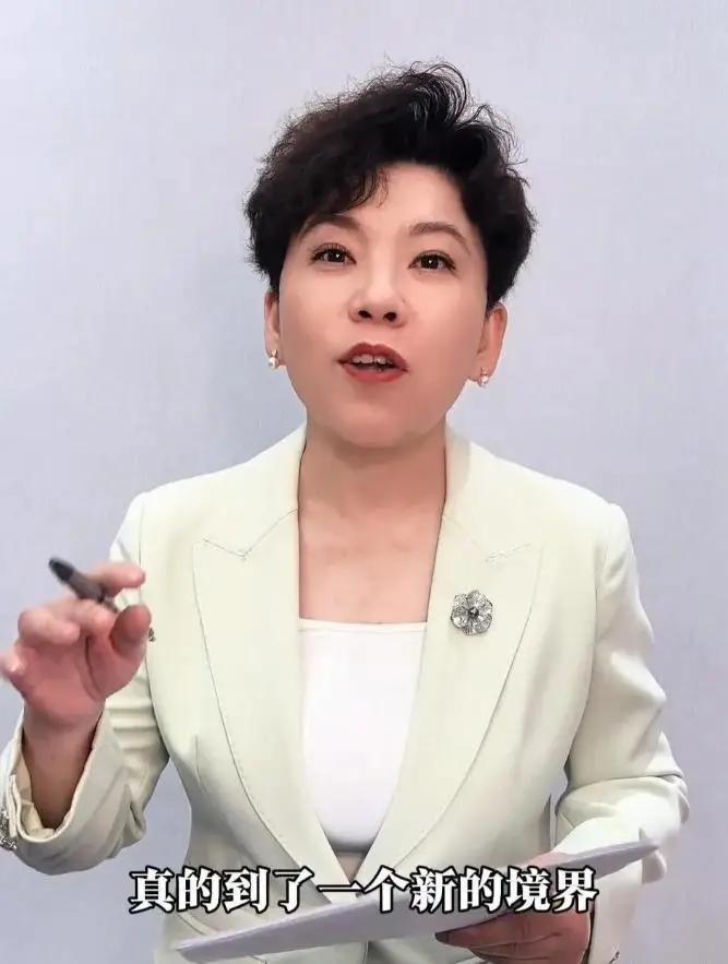 覃予萱输给桥本：邓亚萍认为“3个地方”做的不够！战术不对：打削球手，不能以