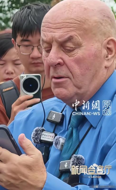 赛考斯这趟中国之行，收到的最珍贵礼物，不是牡丹刺绣，也不是鲜花和掌声，而是远在美
