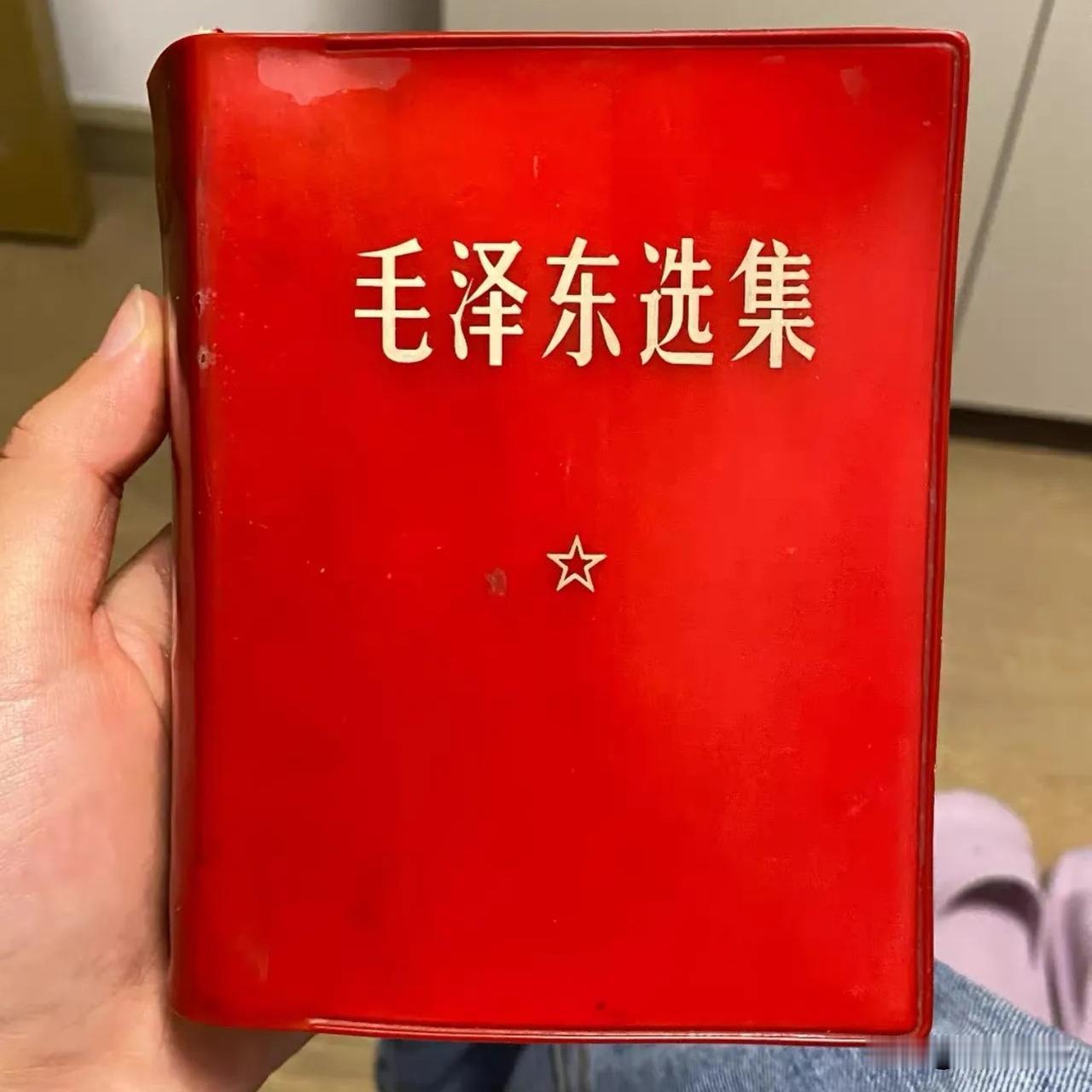 打仗离不开毛主席。改开，也离不开毛主席。打仗离不开，因为离开的话，可能导致很多人