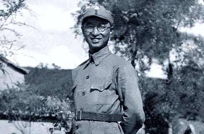 1961年，陈赓因病去世，临终前曾和妻子说：有2件事怕你承受不起这一幕发生