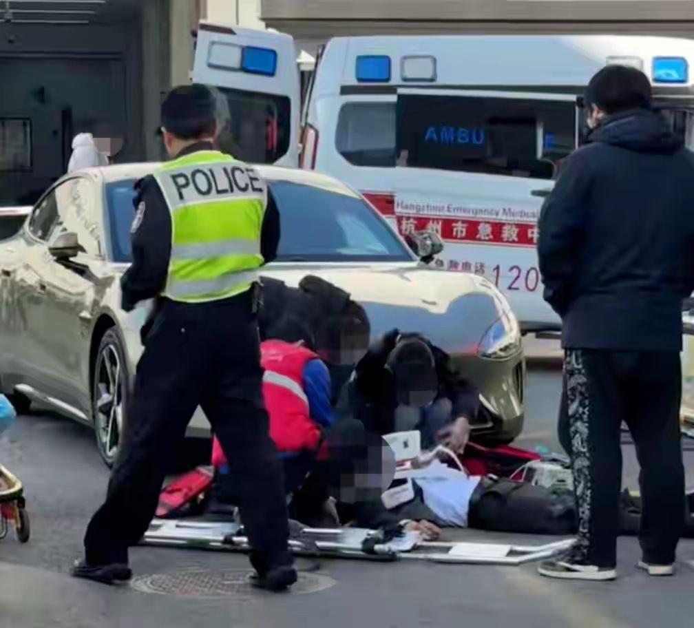 杭州小米车主撞人事件中，被撞中升员工不幸死亡。令人惋惜！谁能想到好好在园区卖车