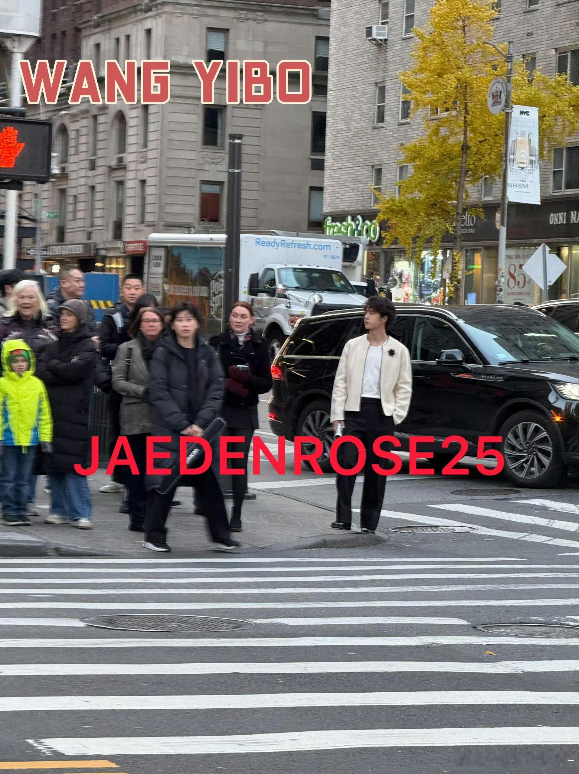 卧槽啊啊啊啊啊王一博就这么水灵灵的出国了真的怀疑已经练成了隐身术香家贵公子