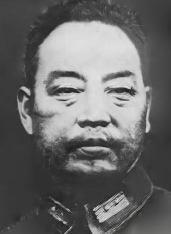 1947年1月初，滨海书记谷牧带着三个战士去郝鹏举的司令部赴宴，郝鹏举，让十几个