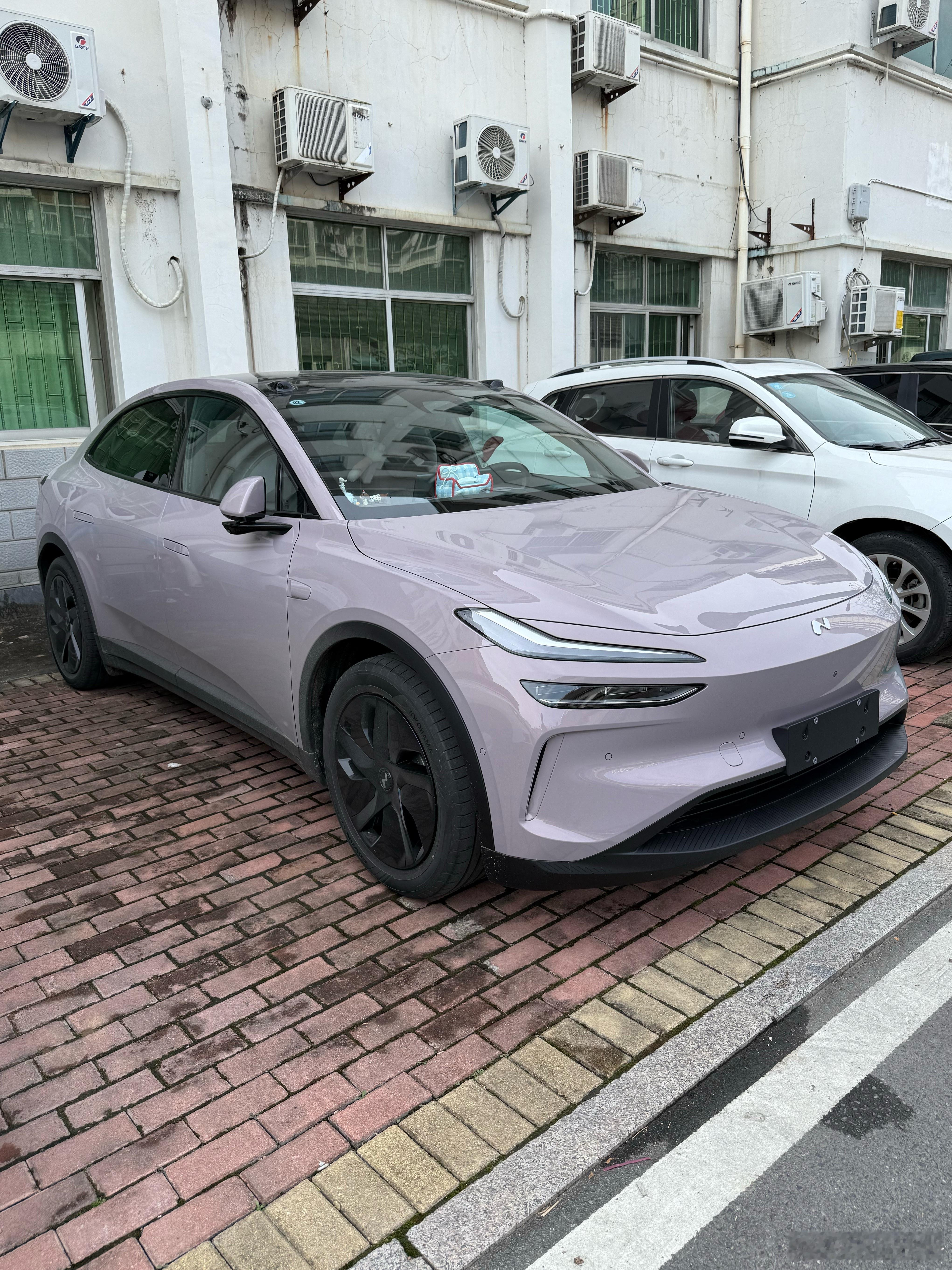 同事刚提的新款乐道L60，紫内紫外很意外，没选BaaS，买断的问了一下原因，他说