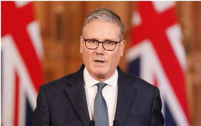 3月2日，英国首相斯塔默被伊朗狠狠教训了一顿，伊朗的无人机直接轰炸英国空军基地，