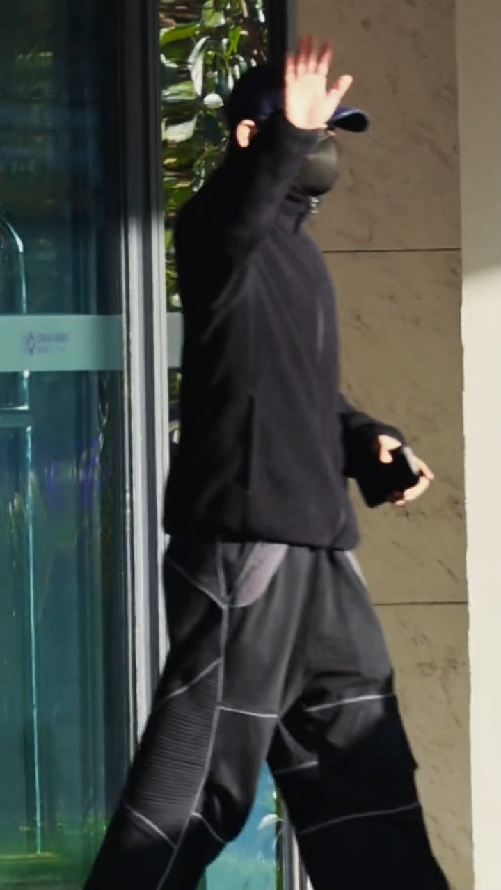 啊啊啊啊太想这个邓为了！谁懂看到新鲜邓为的心情啊，激动的心已经无法言表！！请多多