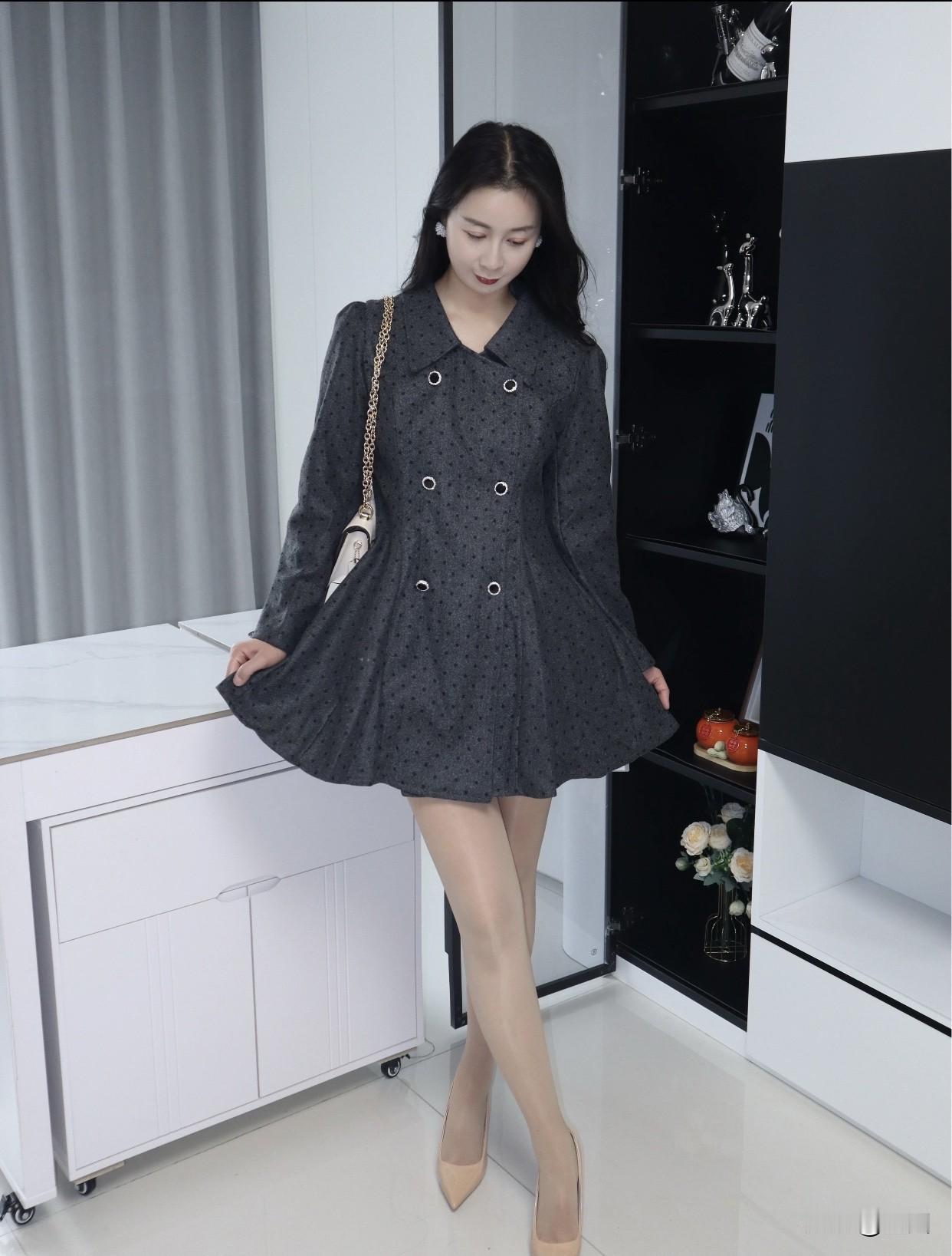 30+女人约会穿什么好看30+女人约会穿搭，既要得体又不能太贵。今秋超火的“上半