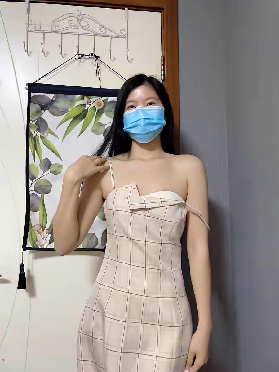 这么美的女人，居然戴口罩！！用Ai去口罩的效果。一般般！！原作者看到了，会