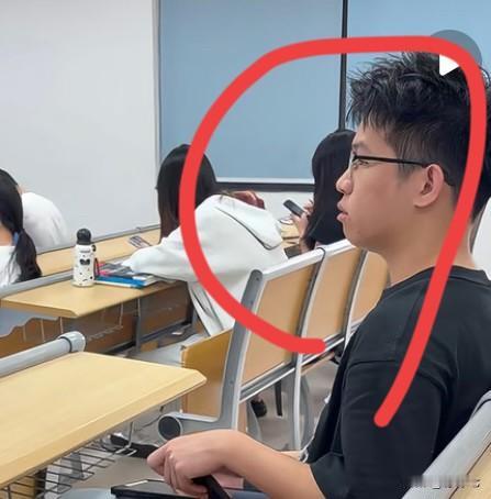 惊‼️华工男生教室猥琐偷拍半小时，处罚结果惹众怒🔥🔥5月13日，广州一网友