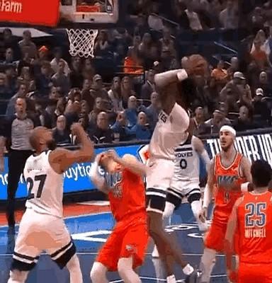 刚看完雷霆打森林狼，说实话雷霆真没吹的那么强！最后3分钟森林狼要是不作死，雷霆肯