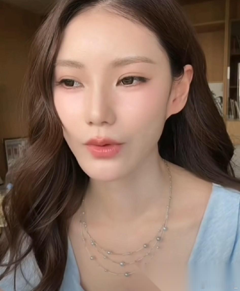 衣食无忧却缺陪伴，大S的两个孩子现状竟不如普通留守儿童！小杨阿姨直播时说小霖霖