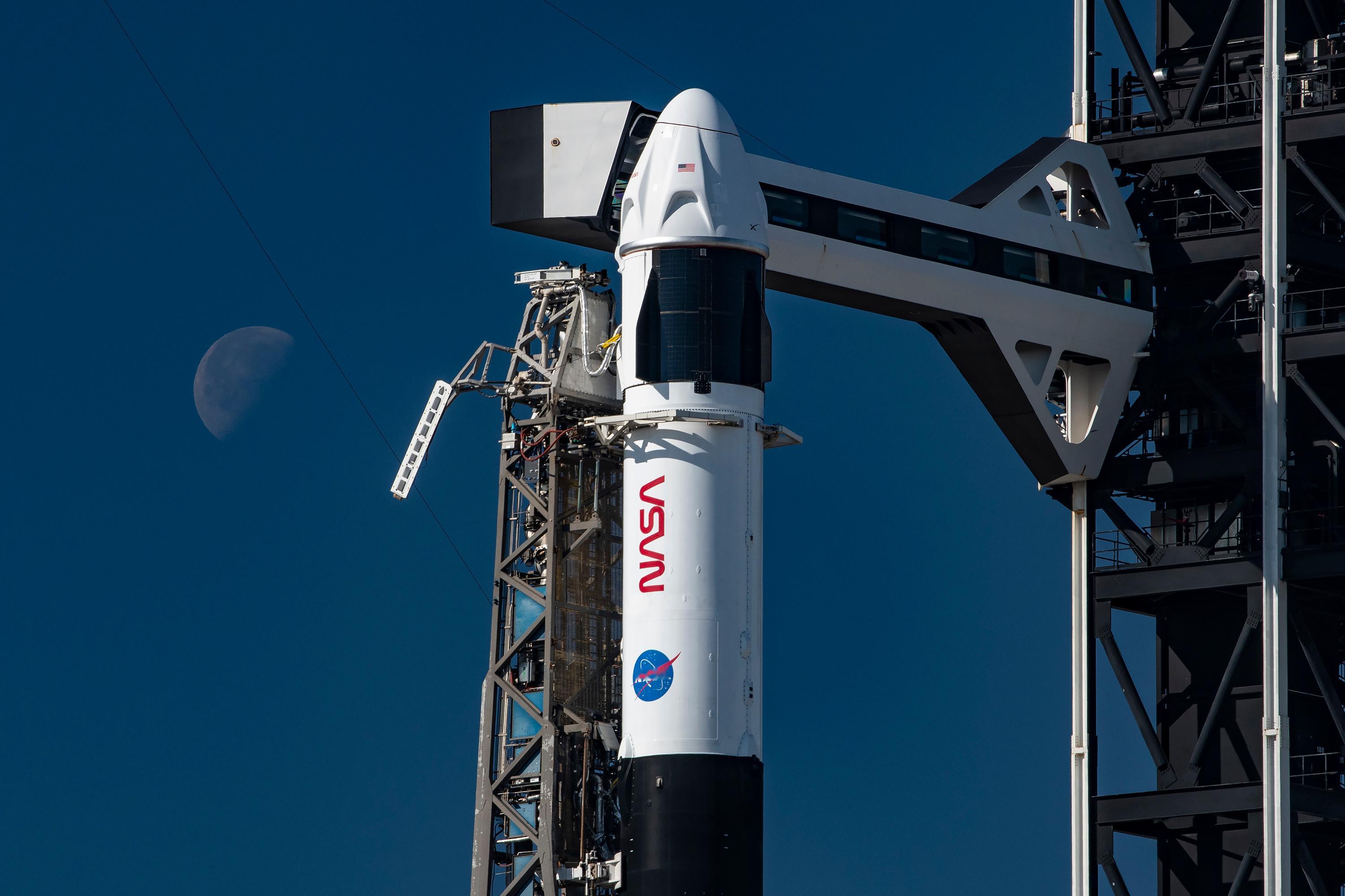 2月10日，SpaceX宣布，Crew-12任务由于上升通道天气条件不利，现将发