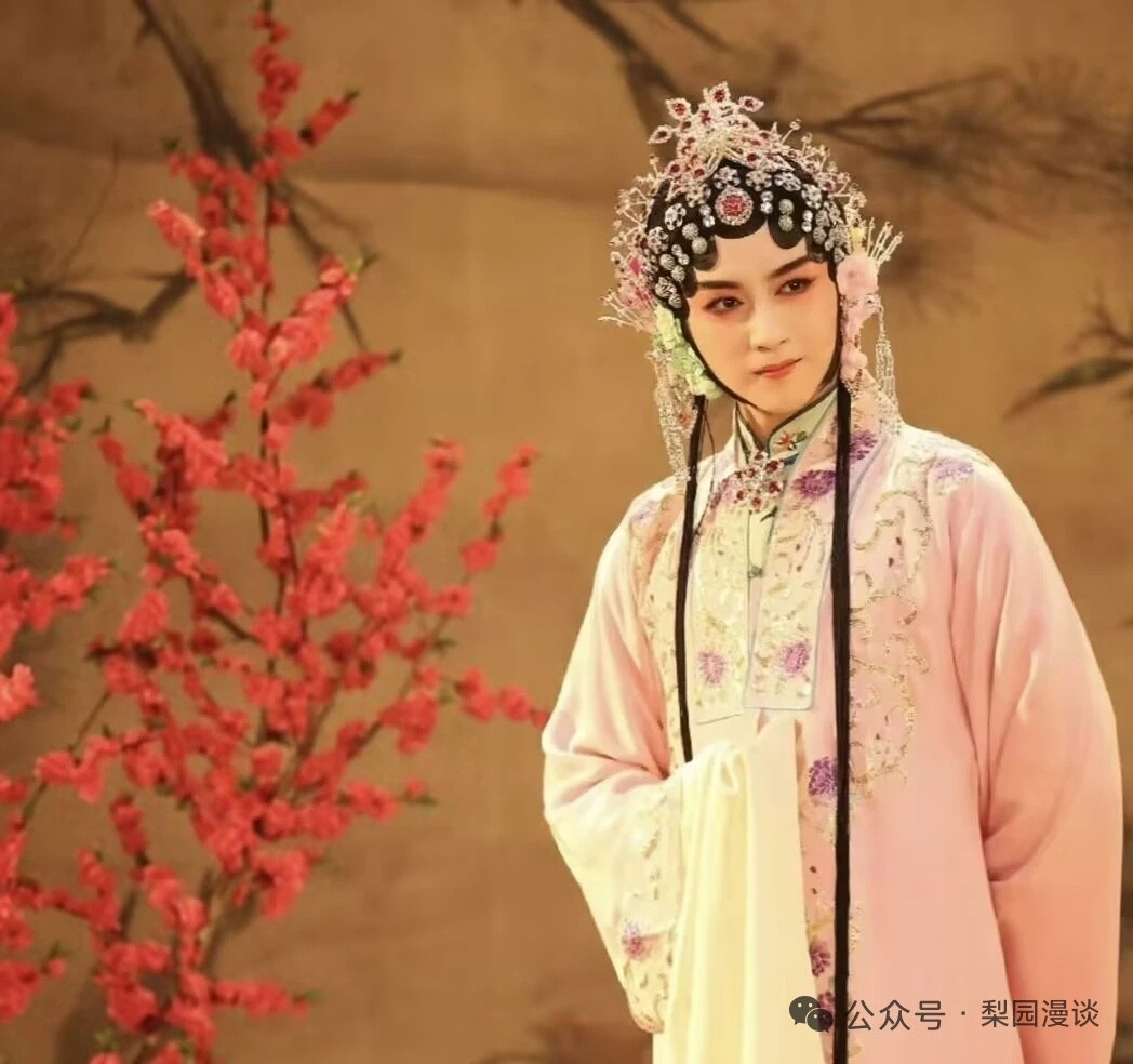 你们能认出他们的戏曲扮相吗？来感受一下传统文化的魅力。王一博，刘亦菲，檀健次，张