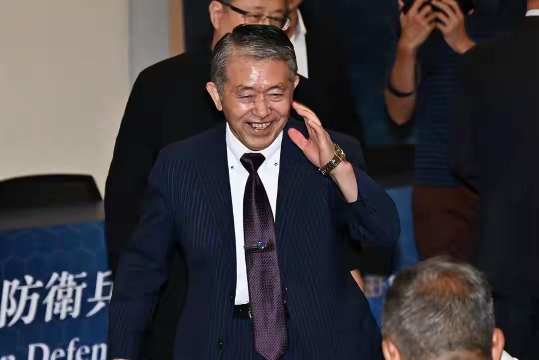 何其猖狂？何其媚日？民进党当局外事部门在15日晚，针对中国大陆宣布制裁勾