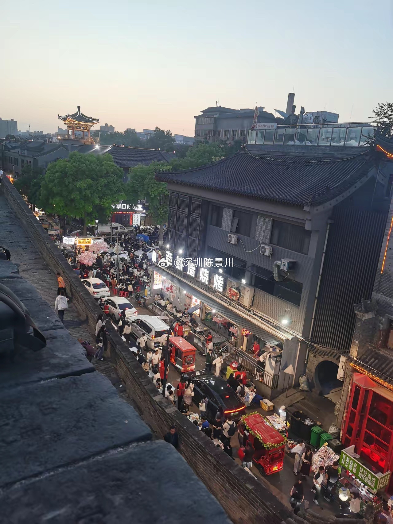 研究生要变天了，大部分学校直接取消了学硕，全部改成了专硕，学费涨到1万5到2万5