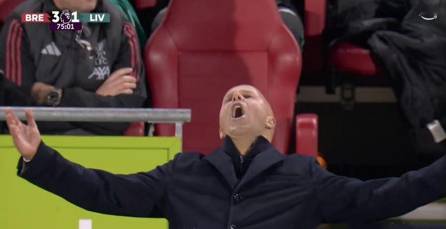 斯洛特接手利物浦，没人信他能接住克洛普的火种。结果他一上来，直接把英超冠军捧回