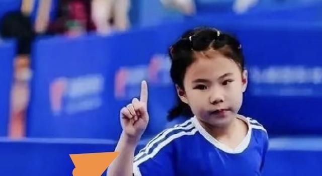 为什么王楠的女儿进不了国家队！？王楠作为乒乓球大满贯得主，她的女儿郭依嘉从四岁