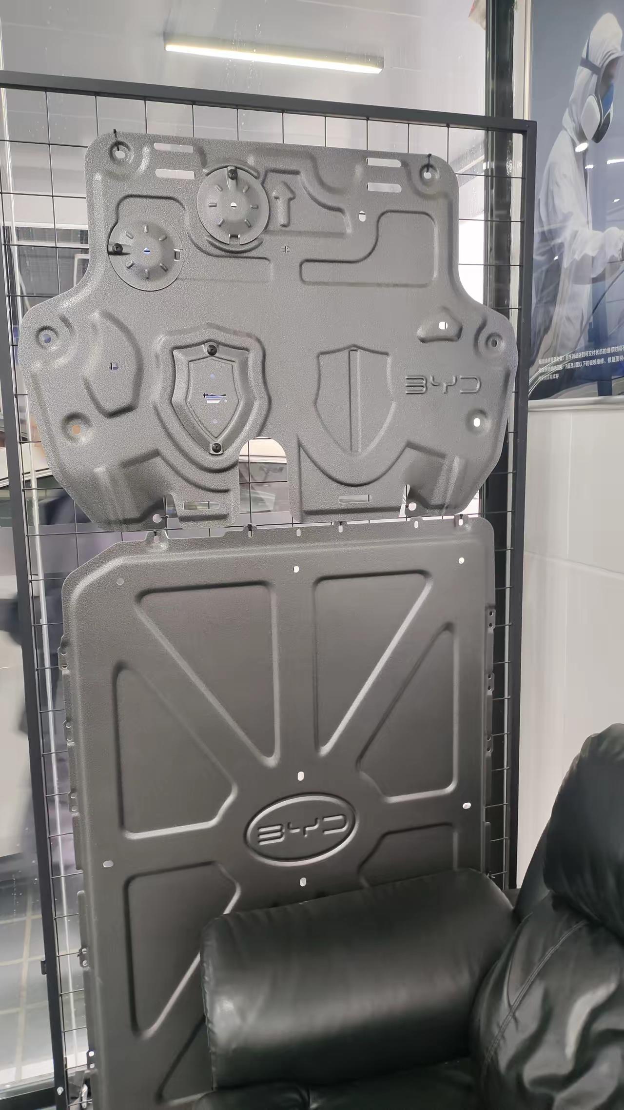 4S店让我花一千多装钢护板，我反问他一句，他立马不推销了。我说：“小哥，你这