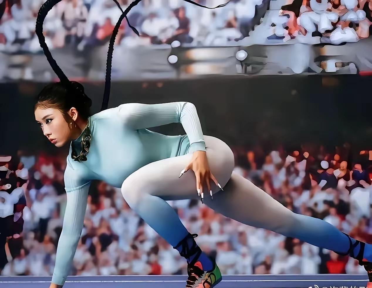 吴艳妮这无裤风造型，跑道和T台都分不清了，就是不知道裁判会不会给她的时尚打分。无