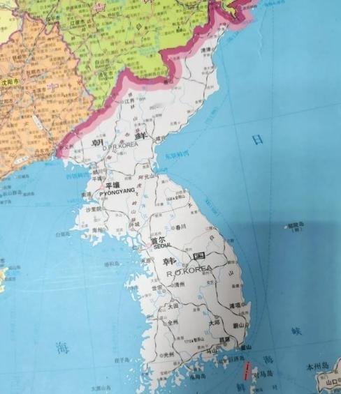 二战结束，朝鲜半岛一分为二，现在朝鲜人口2600余万，韩国5100多万，按照唯物