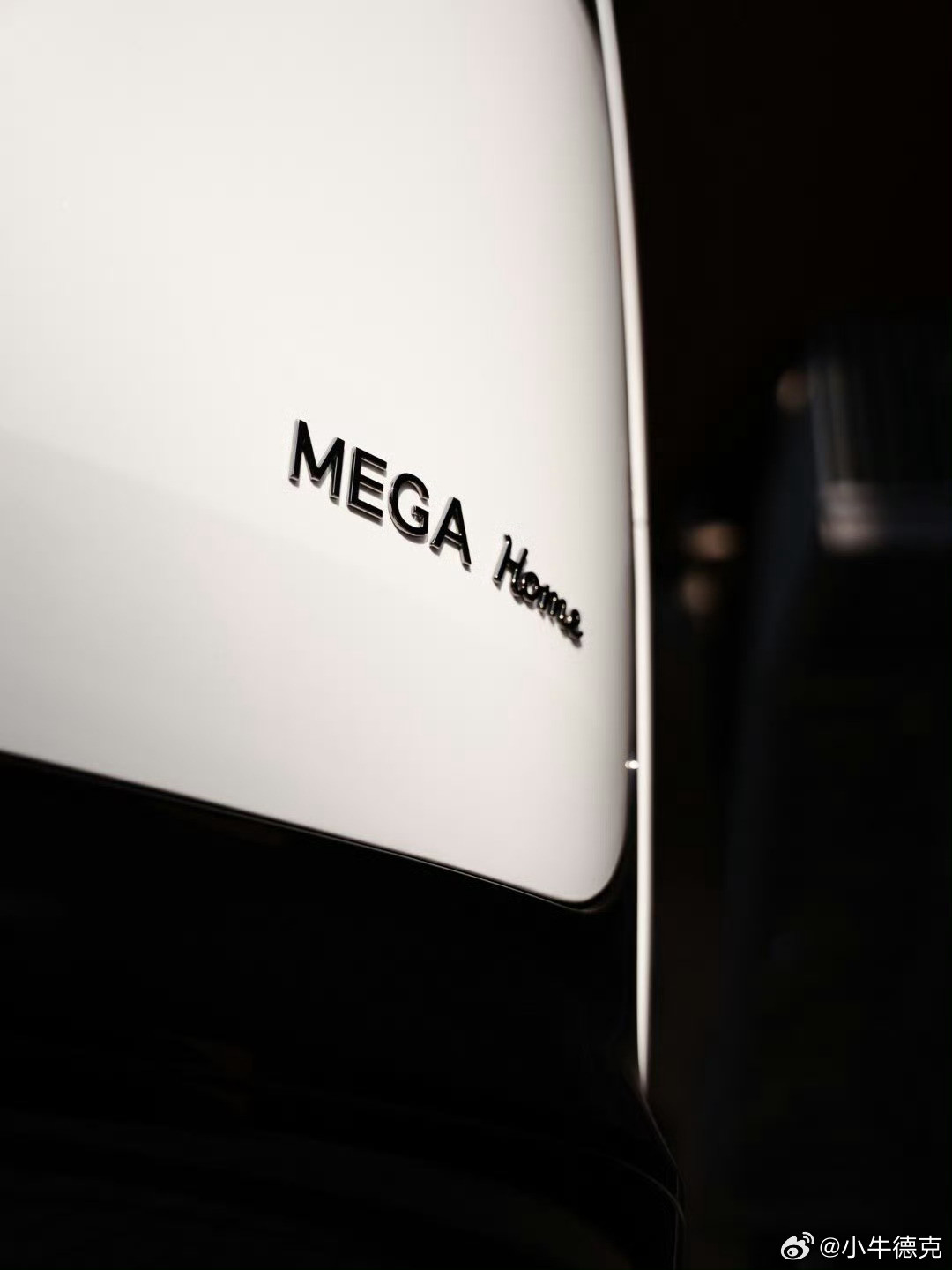 虽然买不起，但理想Mega非常符合我dreamcar的想象。希望新Mega可以