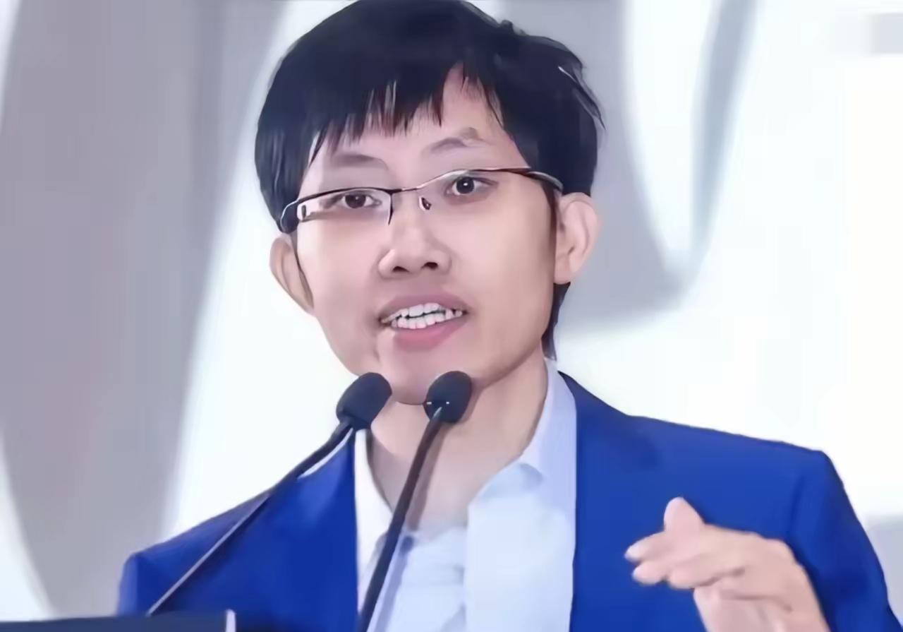☔DeepSeek出事了，估计梁文峰又要彻夜失眠，他创立的DeepSeek