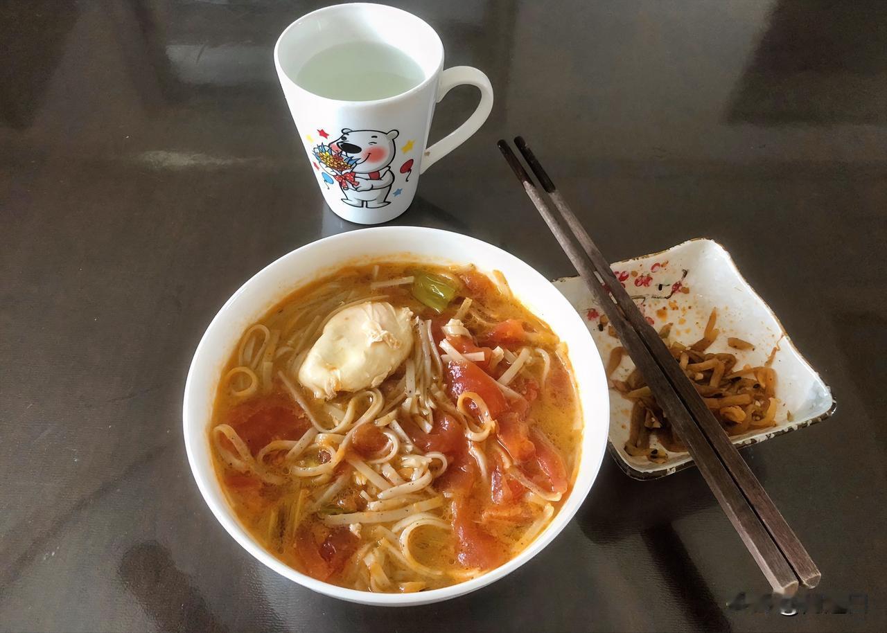 真心奉劝大家，只要你还有煮一碗清水面的能力，就千万不要再点外卖了！外卖与堂食