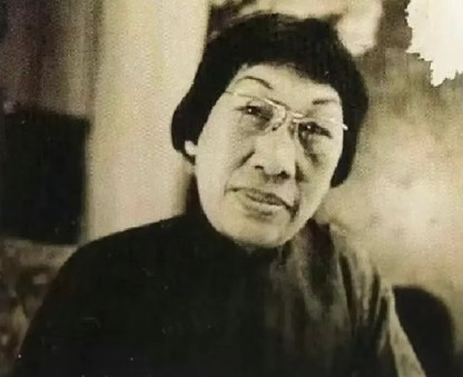 1908年，13岁潘玉良被舅舅卖到妓院，妓院老鸨嫌她长得实在丑，蒜头鼻，大龅牙，