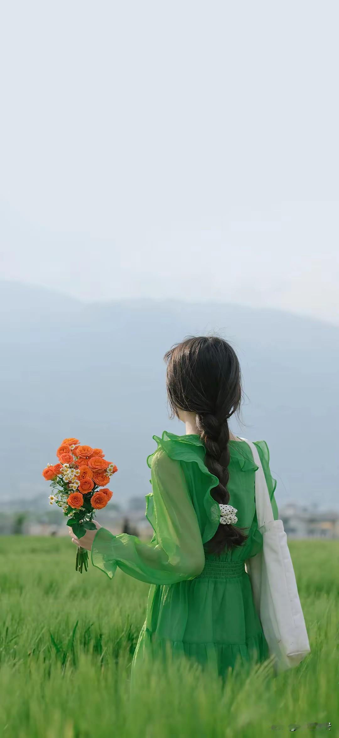 夫妻关系，是盟友关系，才能长久。谈恋爱时，大家都有父母兜底，谈情说爱