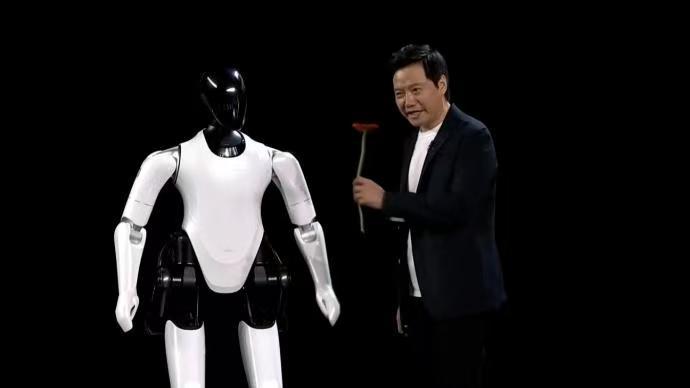 雷军公布小米机器人最新进展小米发布机器人基座模型你米不语，只是一味地开源。「Xi