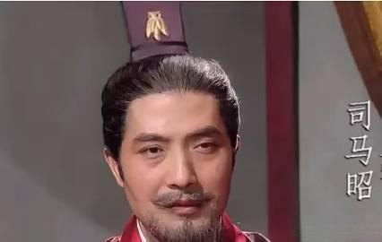 公元264年3月，郭太后搂着只有3岁的曹奂，对太傅司马孚说：“以后皇帝就托付给你