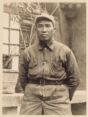 ☁1931年，朱德找一个俘虏，战士却说：“他拿着2块大洋回家了。”朱德亲自