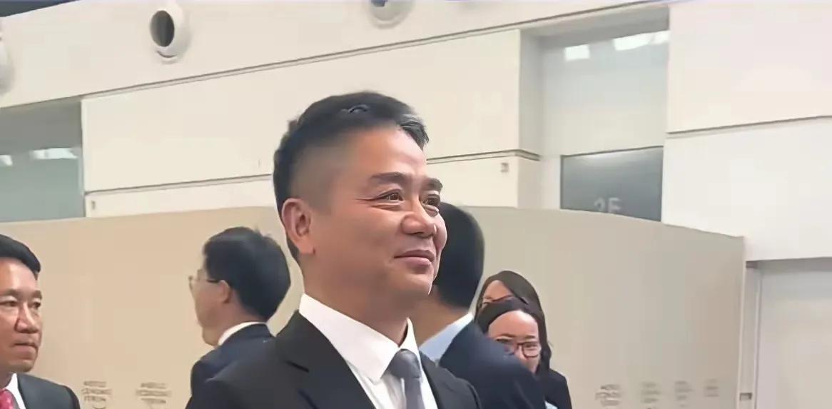 刘强东上新闻联播了，你看了吗？就在昨天京东集团董事长刘强东，作为本届达沃斯论坛