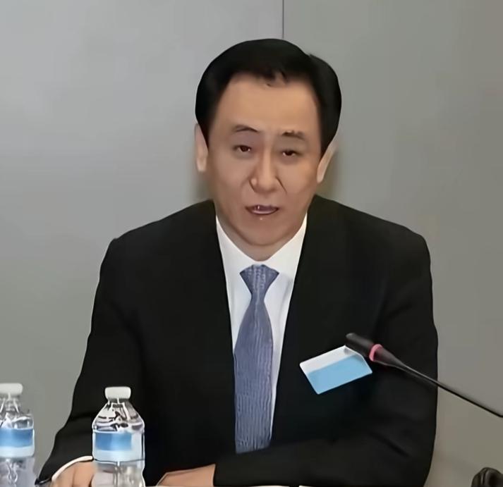 许家印当年那句"我可以一无所有，但恒大不能"，多少人听了竖大拇指。如今恒大破产他