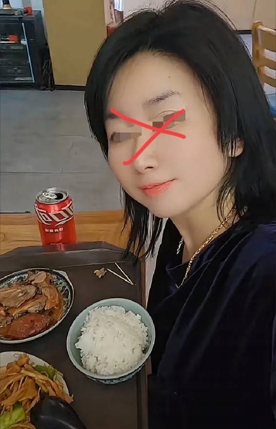 以“侵犯肖像权”就让“鼻涕姐”反败为胜！“鼻涕姐”不但拒绝道歉，店主反而遭到了警